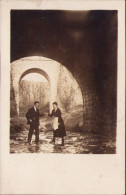 Under A Bridge, Prewar Photo  P1072 - Personnes Anonymes