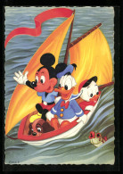Künstler-AK Walt Disney, Donald Mit Neffe, Micky Maus Und Susi In Segelboot  - Comicfiguren