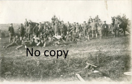CARTE PHOTO ALLEMANDE - SOLDATS ET OFFICIERS AU CAMP DE SOISSONS EN JUIN 1918 AISNE GUERRE 1914 1918 - Guerre 1914-18