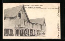 CPA Miramont, Anciennes Constructions Du XIII. Siecle, Place De L`Hotel De Ville  - Autres & Non Classés