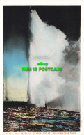 R585306 Yellowstone Park. Old Faithful Geyser. 150 Ft. Haynes Picture Shops - Monde