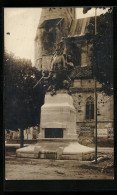CPA Figeac, Monument An Der L'Église  - Figeac
