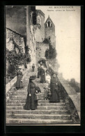 CPA Rocamadour, Pèlerins Quittant Le Sanctuajres  - Rocamadour