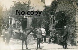 CARTE PHOTO ALLEMANDE - OFFICIERS DEVANT UNE MAISON A AMY PRES DE LASSIGNY - NOYON OISE - GUERRE 1914 1918 - Guerre 1914-18