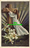 R586234 A Peaceful Easter. Woman And Cross. Tuck. Gem Glosso Easter Series No. E - Monde