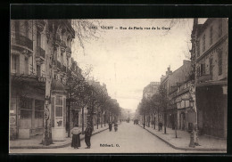 CPA Vichy, Rue De Paris Vue De La Gare, Terminus Hotel  - Vichy