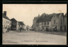 CPA Vaumas, Place Des Marroniers  - Autres & Non Classés