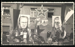 Fotografie DDR-Propaganda, Weltgewerkschaftsbund WGB & Josef Stalin Konterfei Im Stern  - Krieg, Militär