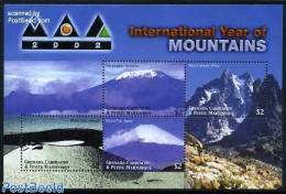 Grenada Grenadines 2002 Int. Mountain Year 4v M/s, Mint NH, Sport - Mountains & Mountain Climbing - Arrampicata