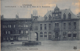 15 SAINT FLOUR LE BAS DE LA PLACE ET LE MONUMENT - Saint Flour