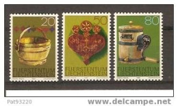 LIECHTENSTEIN  1980 / YT  N° 688-690 Neufs **anciens Ustensiles D'alpage En BOIS - Unused Stamps