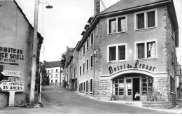 BESSE EN CHANDESSE - Hôtel Du Levant Et Route Du Pavin - Très Bon état - Besse Et Saint Anastaise