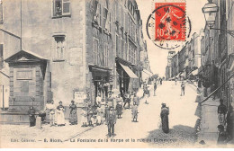RIOM - La Fontaine De La Harpe Et La Rue Du Commerce - Très Bon état - Riom