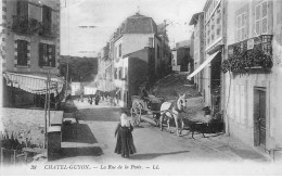 CHATEL GUYON - La Rue De La Poste - Très Bon état - Châtel-Guyon