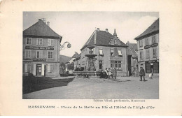 MASSEVAUX - Place De La Halle Au Blé Et L'Hôtel De L'Aigle D'Or - Très Bon état - Masevaux