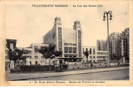 VILLEURBANNE MODERNE - La Cité Des Gratte Ciel - La Place Albert Thomas - Très Bon état - Villeurbanne