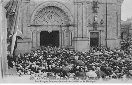 SAINTE ANNE D'AURAY - Fêtes Du 26 Juillet 1907 - Les Evvêques Bénissent La Foule Du Parvis Basilique - Très Bon état - Sainte Anne D'Auray
