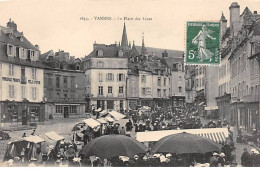 VANNES - La Place Des Lices - Très Bon état - Vannes