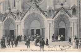 NICE - Eglise Notre Dame - Sortie De Messe - Très Bon état - Monuments, édifices