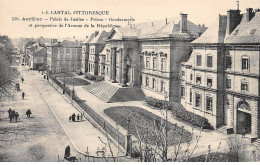 AURILLAC - Palais De Justice - Prison - Gendarmerie Et Perspective De L'Avenue De La République - Très Bon état - Aurillac