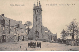 MONT DOL - La Place De L'Eglise - Très Bon état - Dol De Bretagne