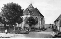 GUAINVILLE - L'Eglise Et La Rue Principale - Très Bon état - Autres & Non Classés