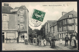 CPA Lassay, Rue Du Champ-de-Foire, Vue De La Rue  - Autres & Non Classés