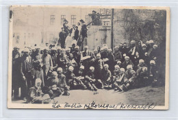 JUDAICA - Moldova - Kishinev Pogrom (April 1903) - The Survivors - Part Of The 3 Postcards Set Titled In French La Russi - Judaika