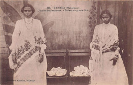 Madagascar - MAJUNGA - Femmes Betsimisaraka - Toilette De Grande Fête - Ed. G. Charifou 120 - Madagascar