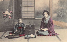 Japan - Geisha And Her Son Taking Tea - Autres & Non Classés