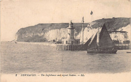 England - Sussex - NEWHAVEN, The Lighthouse And Signal Station, Publisher Levy LL 2 - Autres & Non Classés