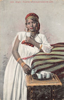 Algérie - Femme Arabe Prenant Le Café - Ed. L.V.S. 102 - Vrouwen