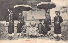 Viet Nam - TONKIN - Mandarin, Ses Enfants, Ses Serviteurs - Ed. Imprimeries Réun - Viêt-Nam