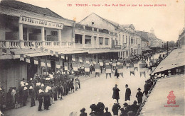Viet-Nam - HANOÏ - Rue Paul Bert Un Jour De Course Pédestre - Hôtel Et Café De La Paix - Ed. P. Dieulefils 130 - Viêt-Nam