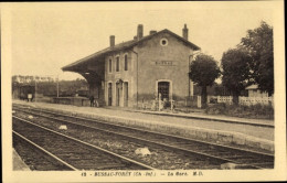 CPA Bussac Foret Charente Maritime, Bahnhof, Gleisseite - Autres & Non Classés