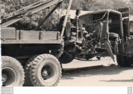 2V6Mn   Algerie à Situer Photo N° 17 Jeep Camion Depanneuse Tacot Remorque D'un Camion Accidenté Guerre En 1957 - Autres & Non Classés