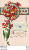 2V11Bv   Cpa Gaufrée Bouquet De Fleurs Avec Un Petit Message Dans Une Enveloppe Ajouti - Mechanical