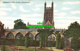 R587249 Cathedral And Old Arches. Gloucester. Davies - Monde