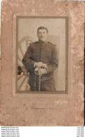 2V11Mx  Photo Cartonnée Militaire Soldat Du 28 Eme Sabre Devant Bouche De Canon ? Ph. Cardinal à Vannes - Photographie