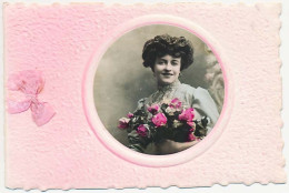 CPA Gaufrée Double Avec Calendrier 1909 (5) Et Bonne Année à L'intérieur  -  Photo  Jeune Femme Roses  Ruban - Nieuwjaar