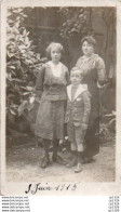3V4Cha  Carte Photo Femme Et Enfants En 1915 Envoyée à Leur Mari Et Pére Soldat Au Front - Photographie