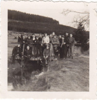 Altes Foto Vintage.junge Leute Ausflug  . Um 1955. (  B13  ) - Personnes Anonymes