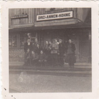 Altes Foto Vintage. Junge Leute Ausflug  . Um 1955. (  B13  ) - Personnes Anonymes