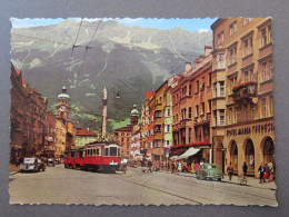 INNSBRUCK - MARIA-THERESIEN-STRASSE MIT STRASSENBAHN UND OLDTIMER - Innsbruck