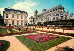 18 - Bourges - La Cathédrale Saint Etienne - Jardins De L'Archevêché - Fleurs - CPM - Voir Scans Recto-Verso - Bourges