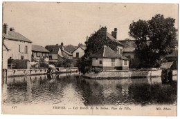 CPA 10 - TROYES (Aube) - 123. Les Bords De La Seine, Rue De L'Ile - ND Phot - Troyes