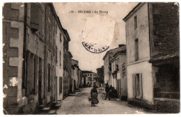 CPA 79 - IRLEAU (Deux-Sèvres) - 158. Le Bourg (animée, Peu Courante) - Other & Unclassified