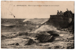 CPA 17 - CHATELAILLON (Charente Maritime). Effet De Vague Démolissant Les Digues - Châtelaillon-Plage