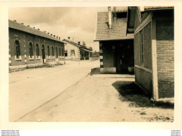 CASERNE PHOTO ORIGINALE 12.50 X 9 CM - Guerre, Militaire