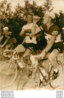 CYCLISME RIK VAN LOOY ET PIET VAN EST GIRO DE 1961 PHOTO DE PRESSE ORIGINALE  18 X 13 CM - Deportes